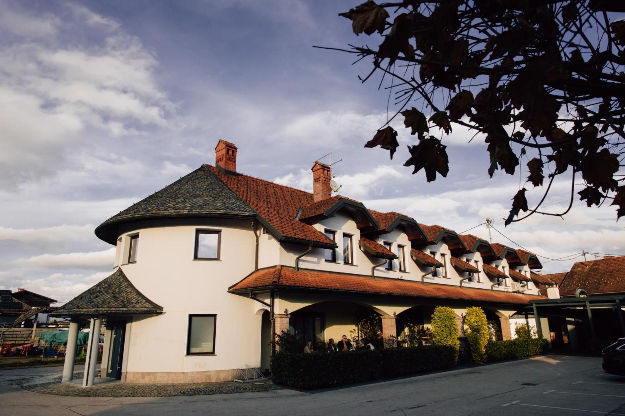 Bed and Breakfast Hisa Putr à Trzin Extérieur photo